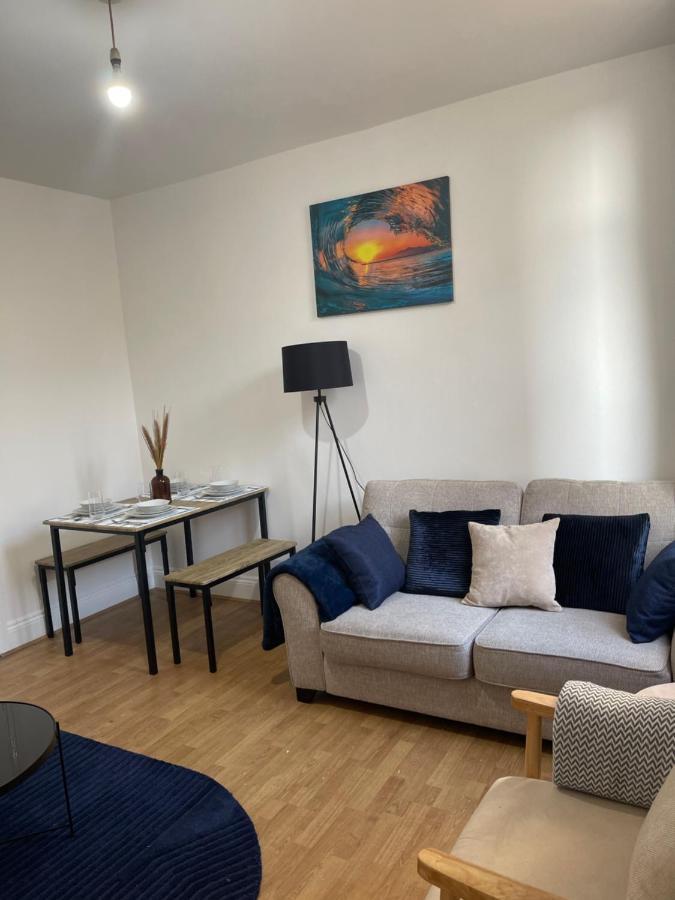 Spacious City Centre 2 Bedroom Apartment - Lt Apartment เลสเตอร์ ภายนอก รูปภาพ