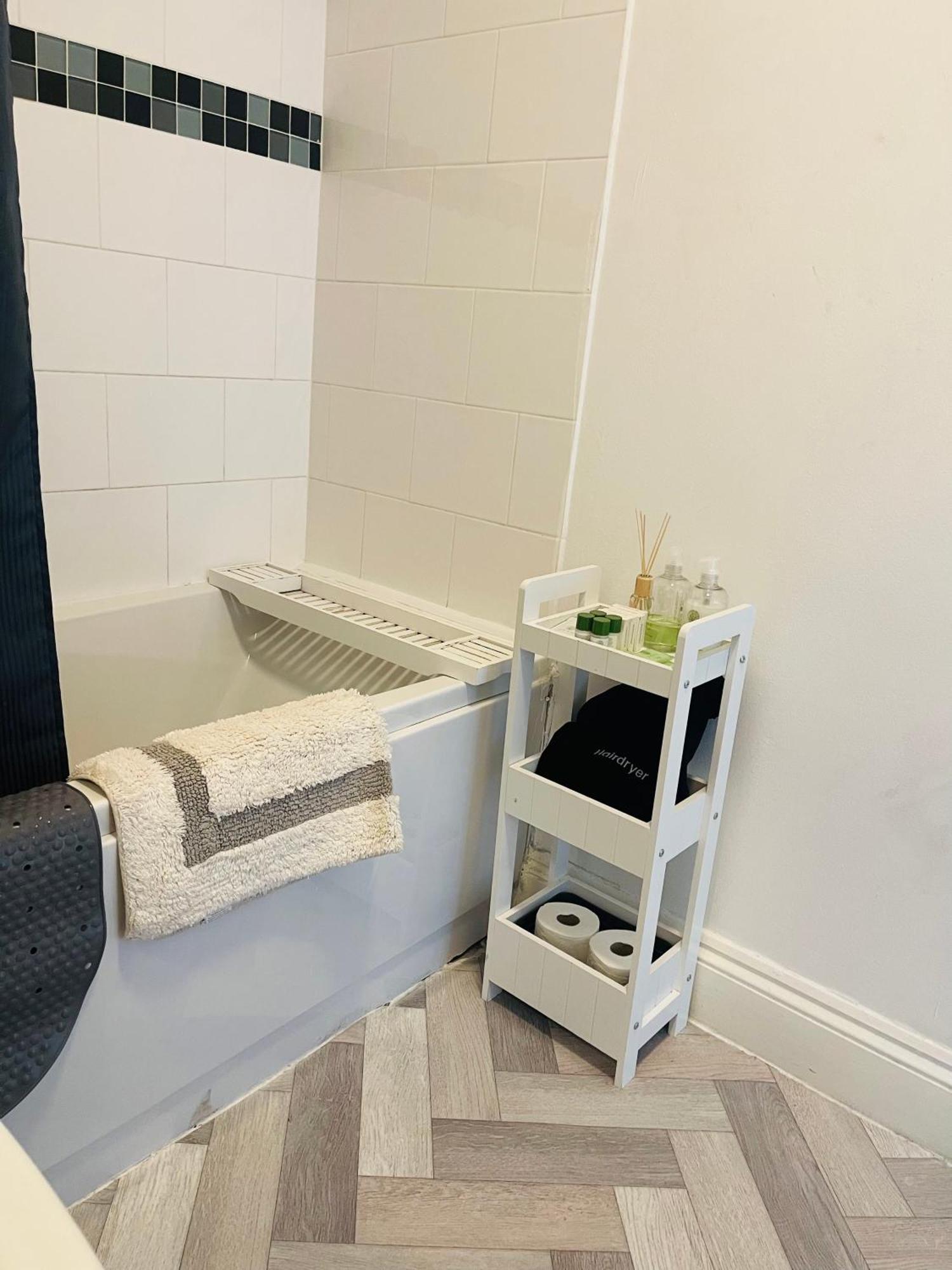 Spacious City Centre 2 Bedroom Apartment - Lt Apartment เลสเตอร์ ภายนอก รูปภาพ